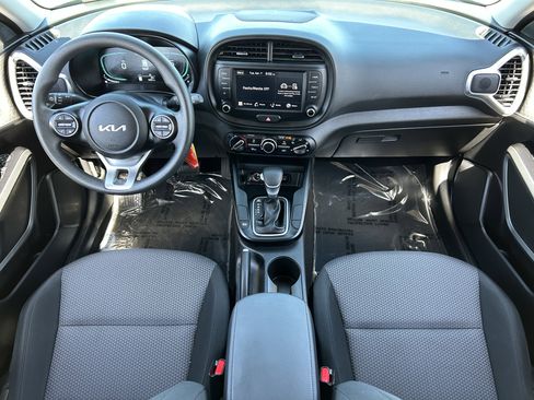 Certified 2025 Kia Soul LX w/ LX Technology Package FWD image 14