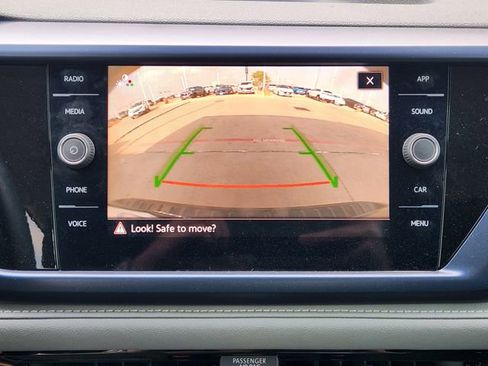 New 2024 Volkswagen Taos SE image 14