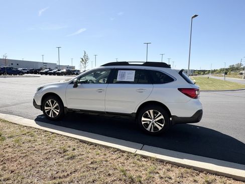 Used 2019 Subaru Outback 3.6R Limited AWD/4WD image 7
