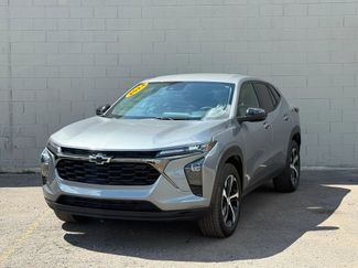 Used 2024 Chevrolet Trax RS w/ Driver Confidence Package FWD video 1