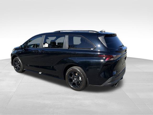 New 2026 Toyota Sienna XLE Woodland Edition AWD/4WD image 3