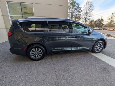 Used 2019 Chrysler Pacifica Limited w/ Advanced Safetytec Group image 7