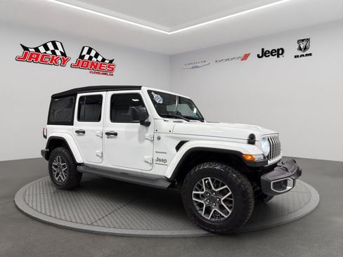 Used 2024 Jeep Wrangler Unlimited Sahara AWD/4WD image 12