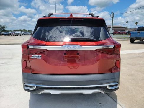 Used 2023 Kia Seltos S w/ Navigation Package FWD image 6