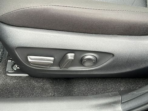 Used 2025 Toyota RAV4 XLE image 23