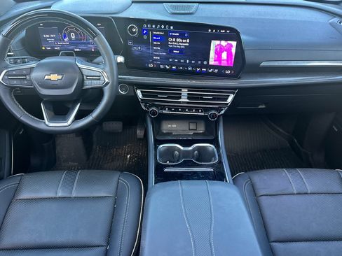 Used 2025 Chevrolet Traverse High Country w/ LPO, Floor Liner Package AWD/4WD image 15