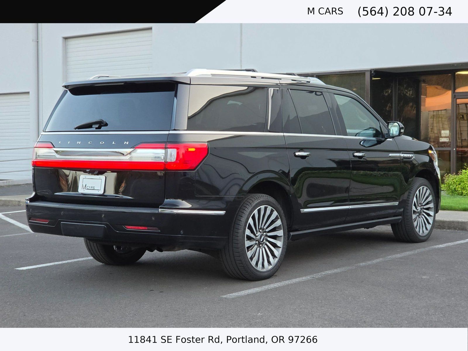 Used 2018 Lincoln Navigator L Reserve w/ Technology Package AWD/4WD image 6