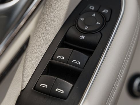 Used 2023 Buick Envision Avenir AWD/4WD image 23
