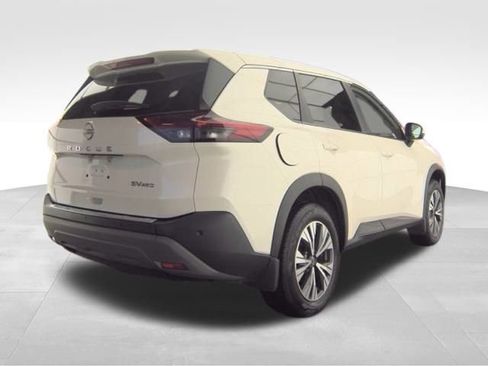 Used 2023 Nissan Rogue SV image 6