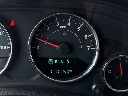 Used 2016 Jeep Wrangler Unlimited Sahara w/ Connectivity Group AWD/4WD image 13