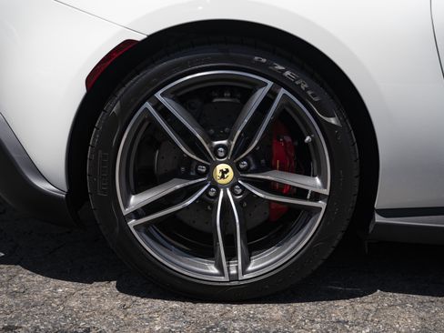 Used 2026 Ferrari Roma Spider RWD image 14