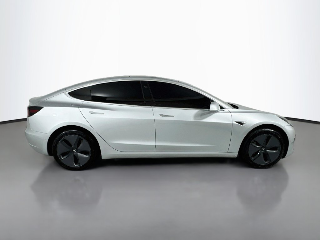 Used 2018 Tesla Model 3 Mid Range RWD image 9