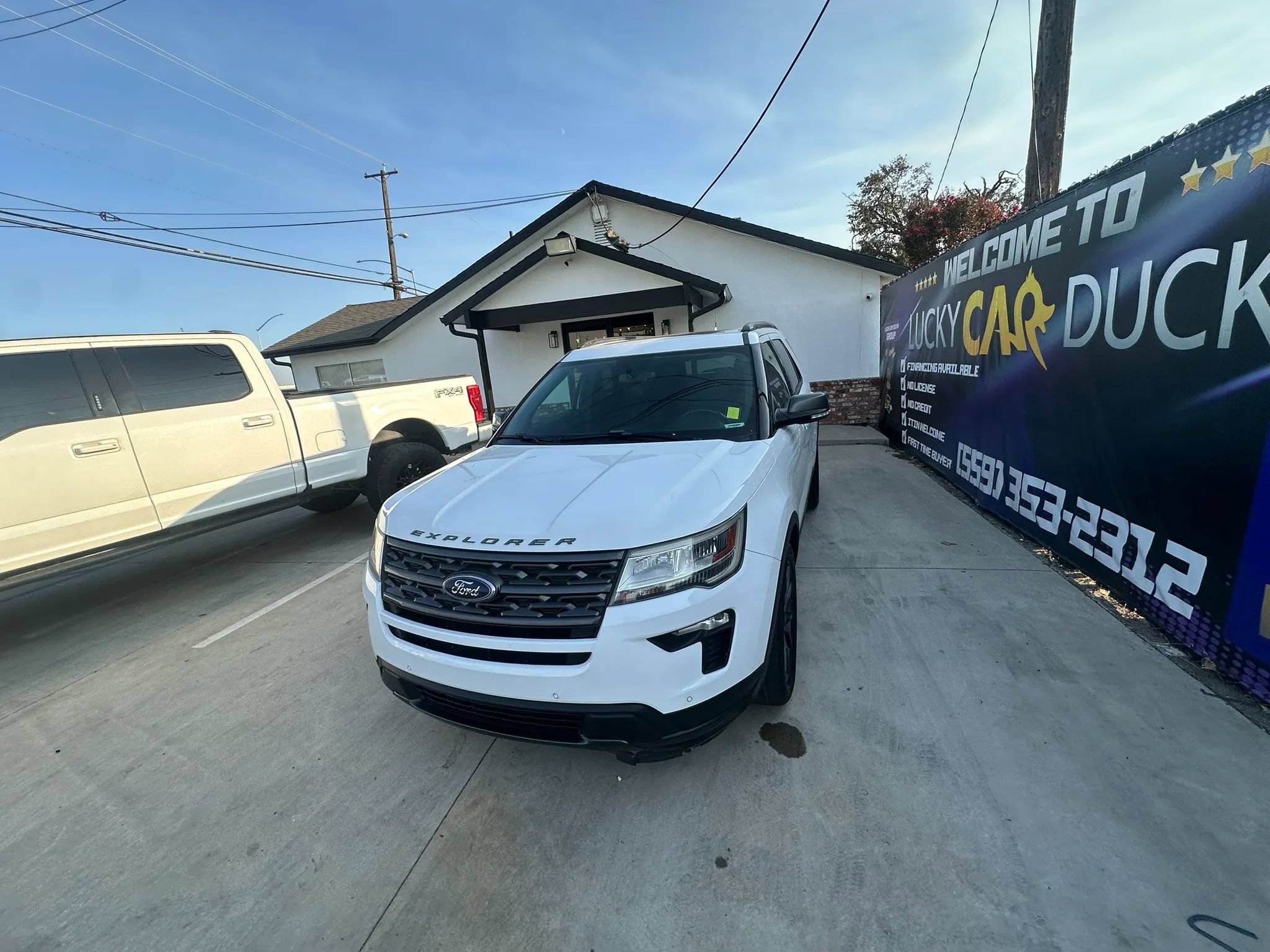 Used 2018 Ford Explorer XLT w/ Equipment Group 202A FWD image 12