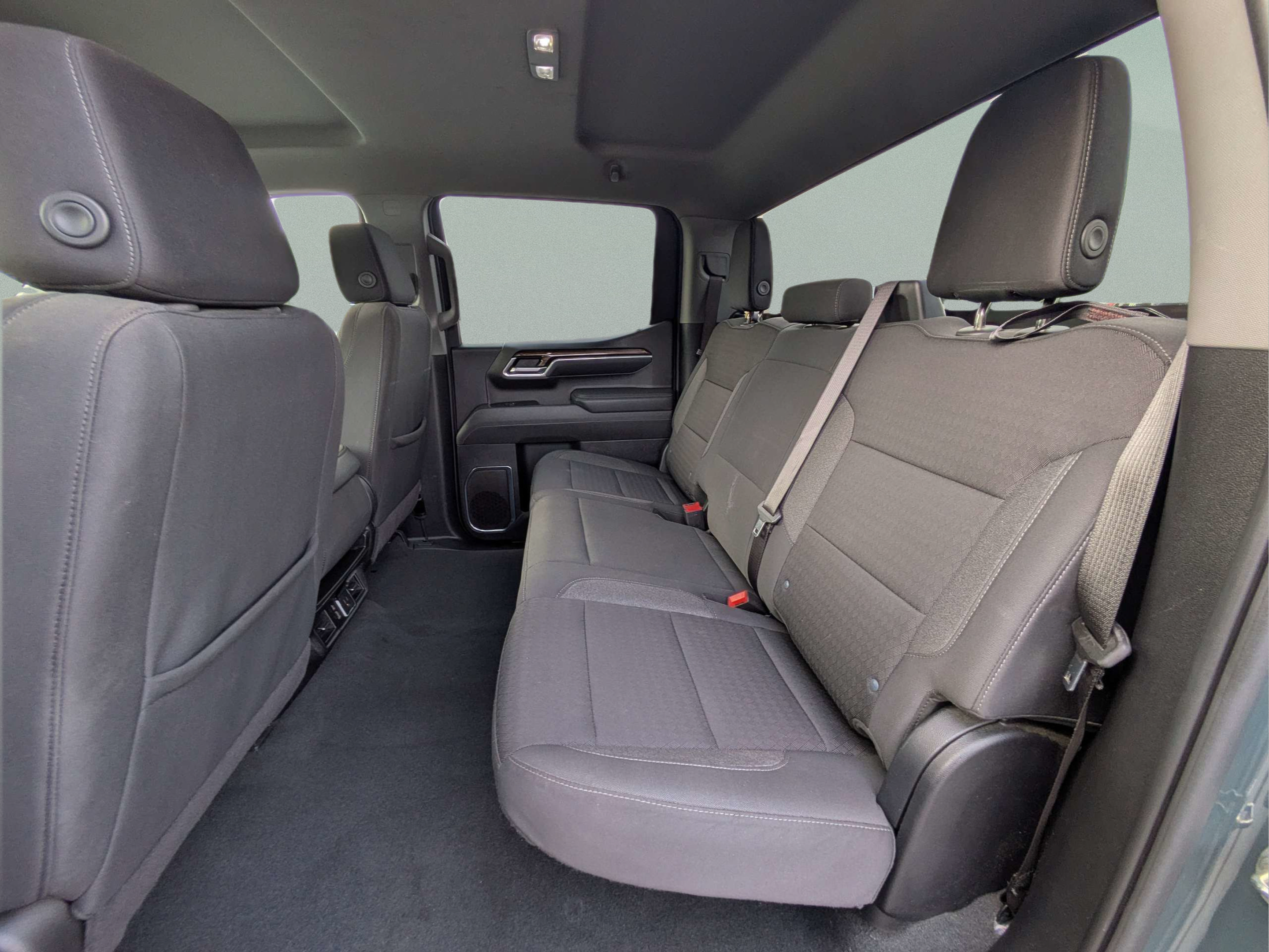 Used 2025 Chevrolet Silverado 1500 LT AWD/4WD image 10