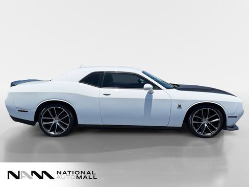 Used 2016 Dodge Challenger R/T Scat Pack RWD image 6