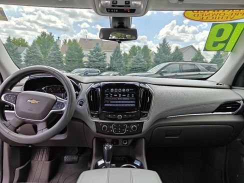 Used 2019 Chevrolet Traverse Premier w/ Driver Confidence II Package FWD image 12