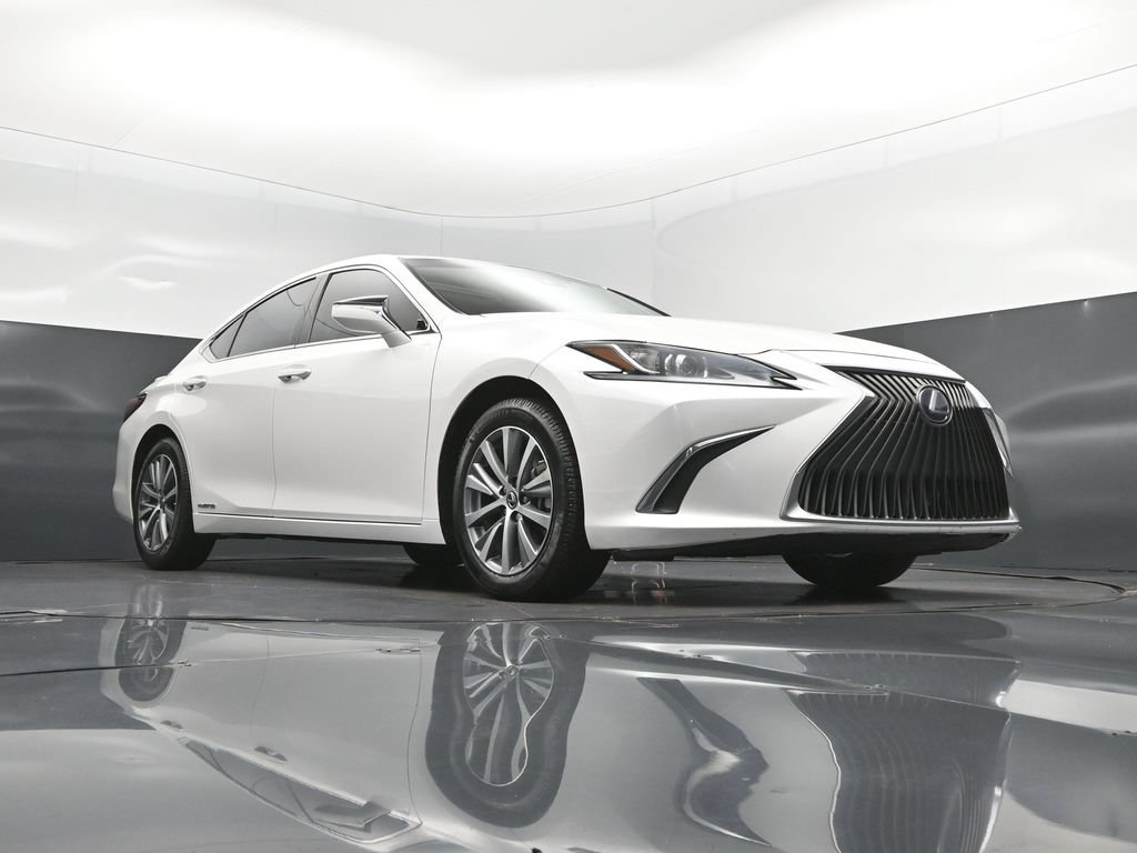Certified 2021 Lexus ES 300h w/ Accessory Package FWD image 44