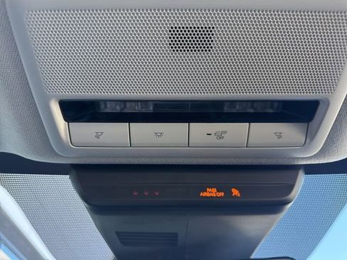 Used 2023 MAZDA MAZDA3 s image 17