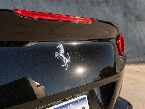 Used 2019 Ferrari Portofino image 16