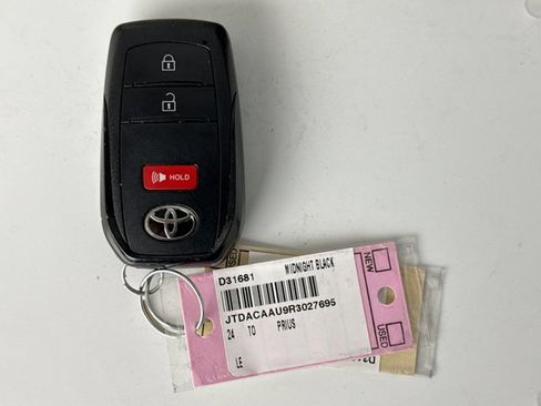 Used 2024 Toyota Prius LE image 19