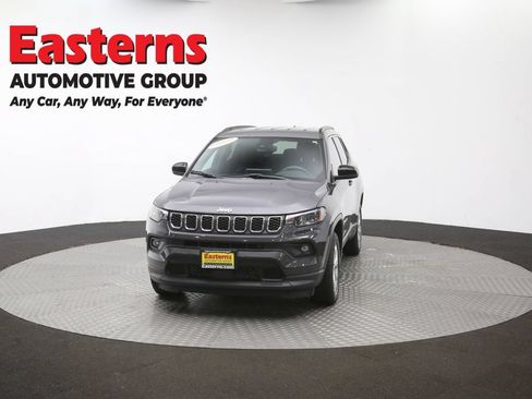 Used 2024 Jeep Compass Latitude AWD/4WD image 48