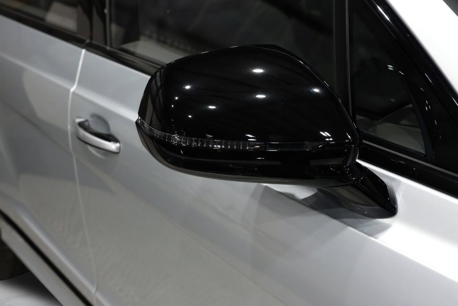 Used 2022 Bentley Bentayga AWD/4WD image 14