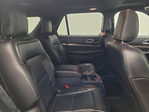 Used 2018 Ford Explorer Platinum AWD/4WD image 19