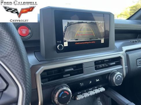 Used 2025 Toyota Tacoma TRD Off-Road image 20