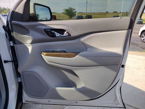 Used 2017 GMC Acadia SLE w/ Driver Alert Package I FWD image 20