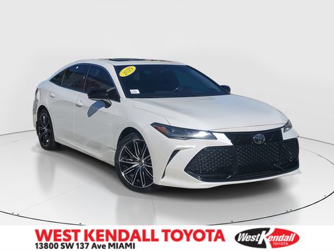 Used 2019 Toyota Avalon Touring image 1
