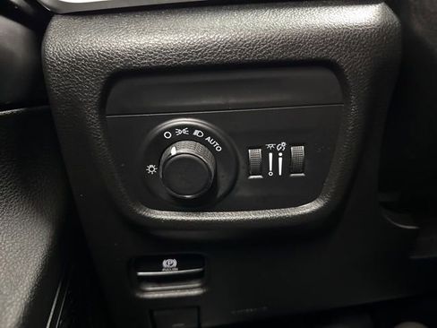Used 2023 Jeep Grand Cherokee Altitude AWD/4WD image 40