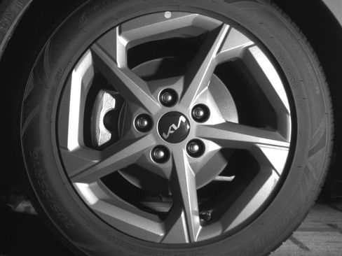 Used 2025 Kia K4 LXS image 12