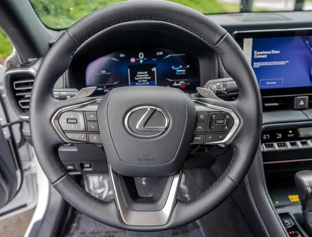Used 2026 Lexus IS 350 F Sport w/ Accessory Package Z1 RWD image 5