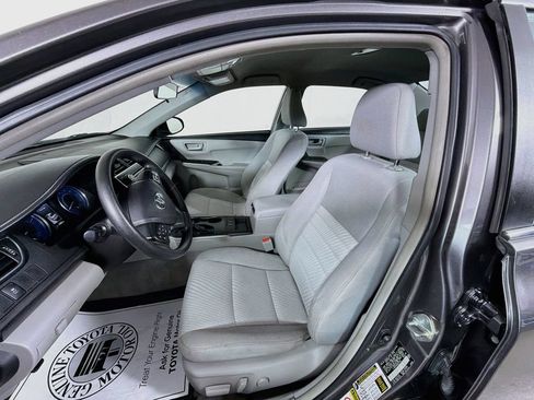 Used 2017 Toyota Camry LE FWD image 12