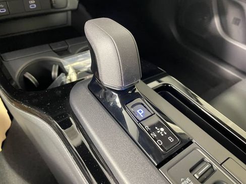 New 2026 Toyota Prius XLE FWD image 4