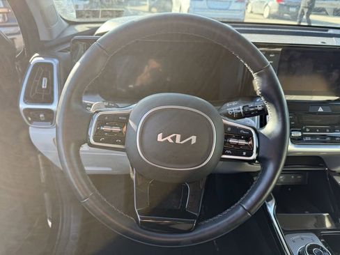 Used 2023 Kia Sorento SX Prestige image 9