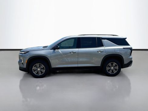 Used 2026 Chevrolet Traverse LT w/ Driver Confidence Package FWD image 4