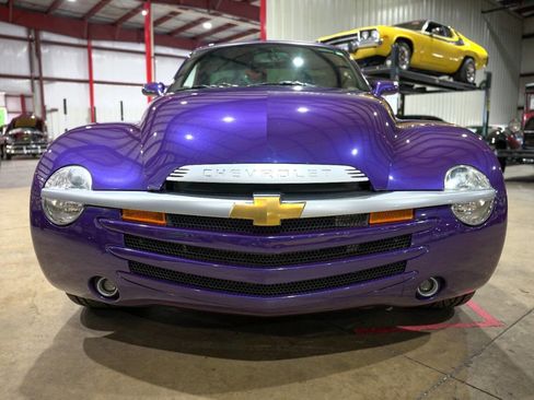 Used 2004 Chevrolet SSR image 25