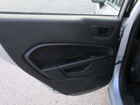 Used 2019 Ford Fiesta SE image 14