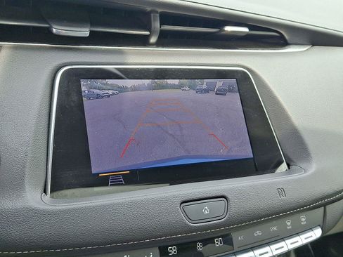 Used 2019 Cadillac XT4 Luxury w/ Cold Weather Package FWD image 19