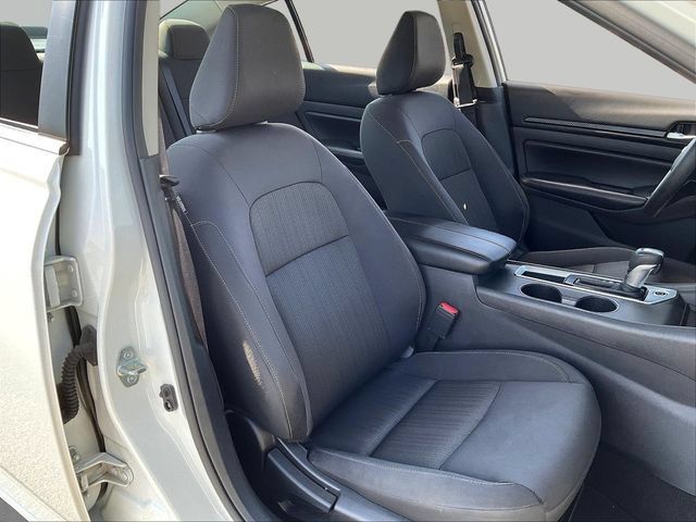 Used 2025 Nissan Altima 2.5 SV FWD image 28