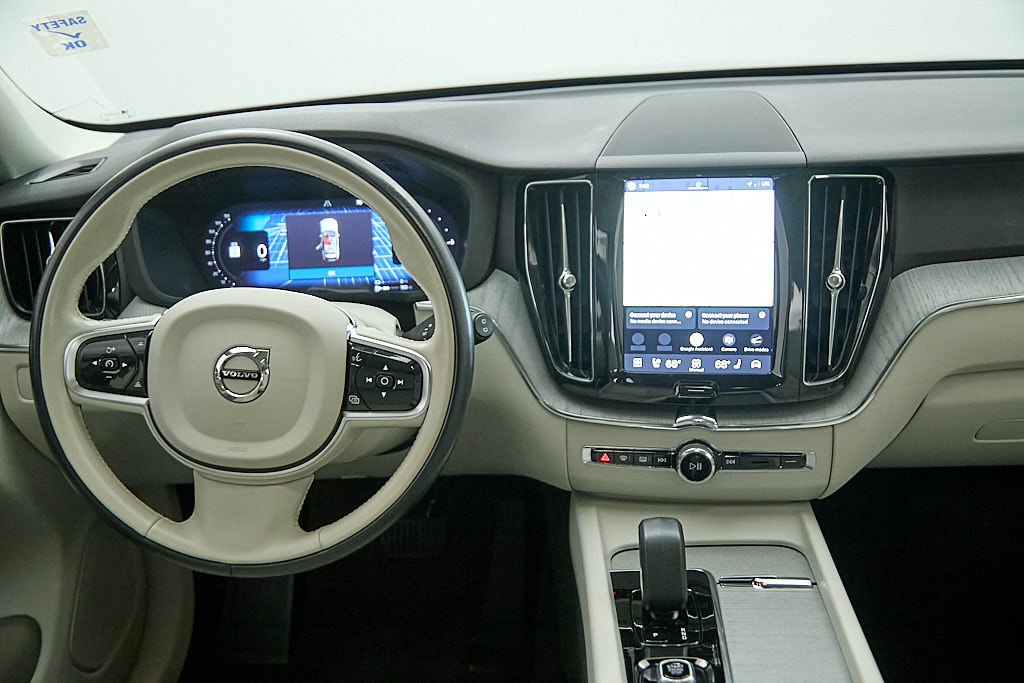 Certified 2025 Volvo XC60 T8 Plus w/ Protection Package Premier AWD/4WD image 26