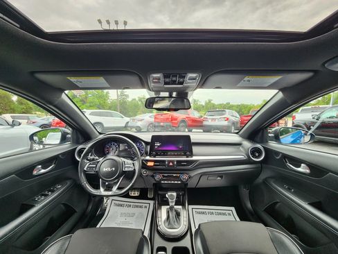 Used 2023 Kia Forte GT-Line w/ GT-Line Premium Package FWD image 9