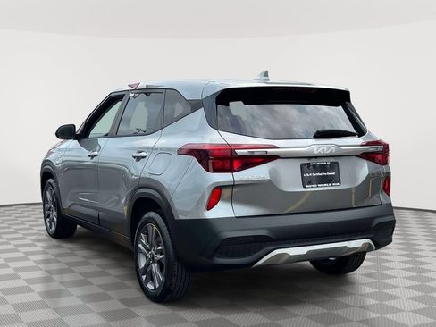 Used 2023 Kia Seltos LX AWD/4WD image 7
