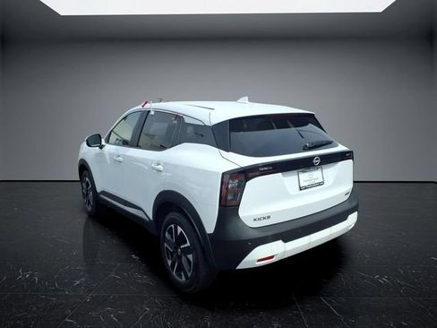 Certified 2025 Nissan Kicks SV AWD/4WD image 5