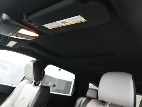 Used 2023 Dodge Durango GT image 1