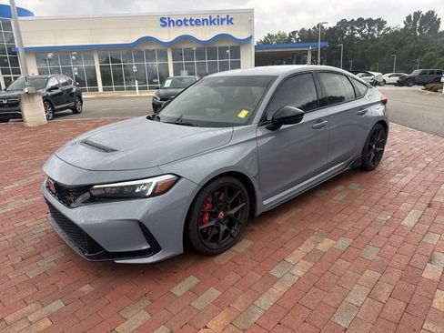 Used 2024 Honda Civic Type R image 4
