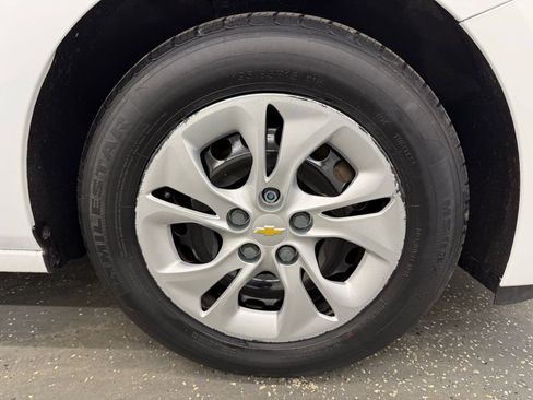 Used 2019 Chevrolet Cruze LS image 21