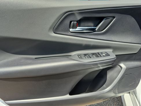 Used 2024 Toyota Prius XLE FWD image 14