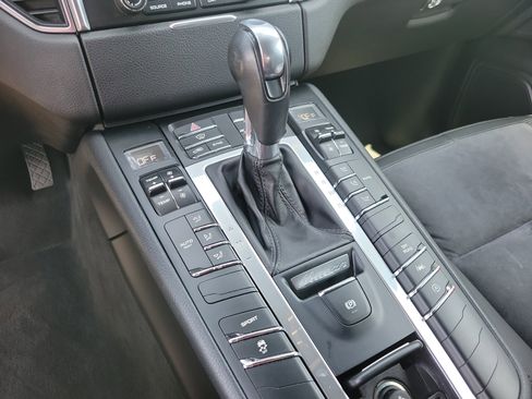 Used 2017 Porsche Macan AWD/4WD image 11